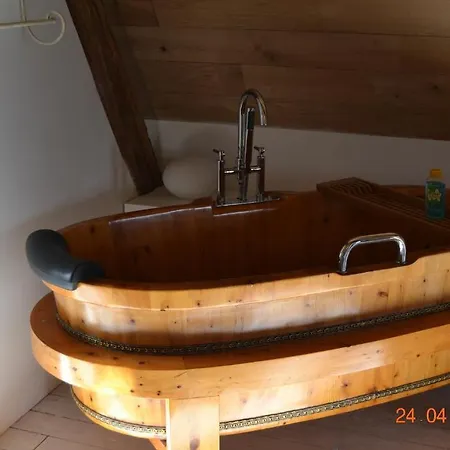 Manoir De Belle-noe Bed & Breakfast